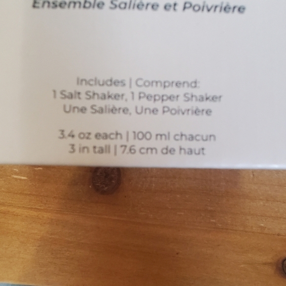 Darling Spring NWT IN BOX. Salt and pepper shakers. Set. Light green - Picture 5 of 5